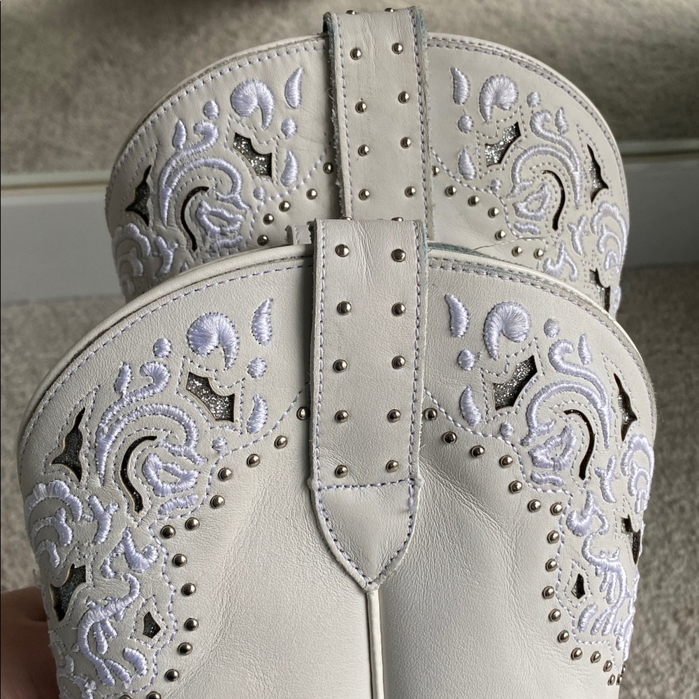 Shyanne White Embellished Danitza Western Boots - Snip Toe - Picture 6 of 11